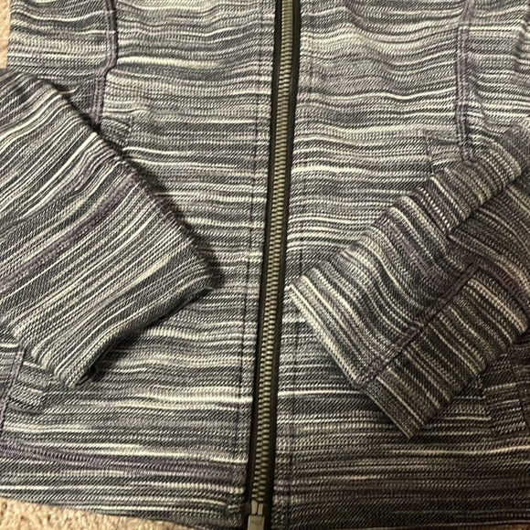 Lululemon Hooded Define Jacket Nulu Fabric - Picture 4 of 10